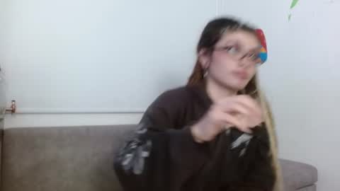 Snapshot of giulietta_mon chatting on 07/04/26, 04:40 Giulietta online show from 07/04/26, 04:40