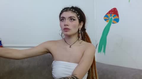 Snapshot of giulietta_mon chatting on 08/04/26, 02:48 Giulietta online show from 08/04/26, 02:48
