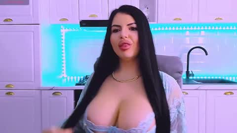 Snapshot of giulyalust chatting on 02/19/26, 10:17 Giulia online show from 02/19/26, 10:17