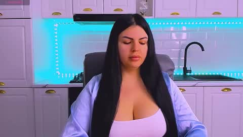 Snapshot of giulyalust chatting on 03/03/26, 04:40 Giulia online show from 03/03/26, 04:40