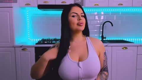 Giulia online show from 03/19/26, 09:30