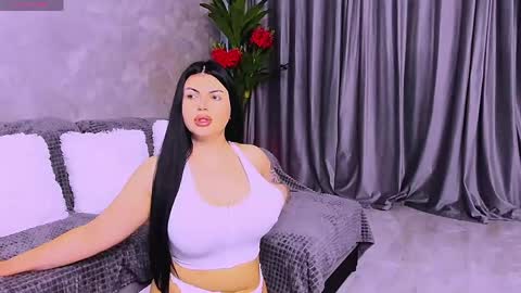 Giulia online show from 04/18/26, 03:21