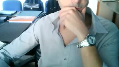 giuseppevai1 online show from 09/12/25, 08:03