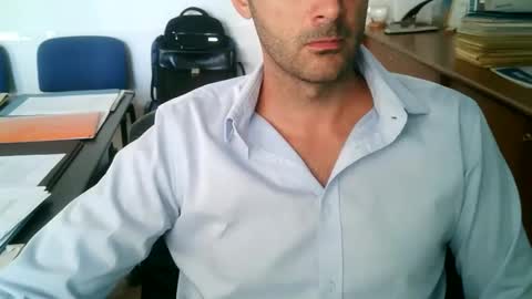 giuseppevai1 online show from 09/25/25, 10:19