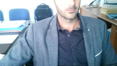 giuseppevai1 online show from 10/04/25, 09:29