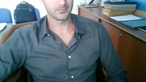 giuseppevai1 online show from 10/30/25, 11:33