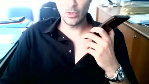 Snapshot of giuseppevai1 chatting on 06/18/26, 11:03 giuseppevai1 online show from 06/18/26, 11:03