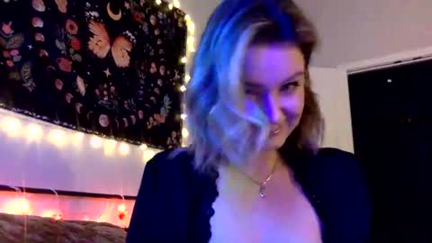 givemesweetdreams online show from 12/27/24, 01:53