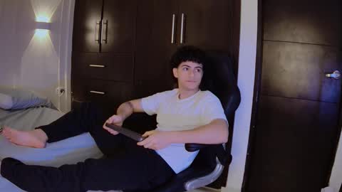 giyu online show from 12/14/25, 01:05