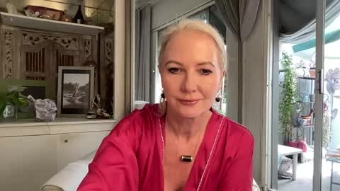 Gl1tter Barbie online show from 04/19/26, 10:14