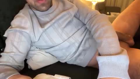 Glamour online show from 11/22/25, 12:09