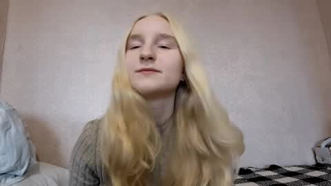 Snapshot of glennabeem chatting on 04/01/26, 02:47 Laura online show from 04/01/26, 02:47