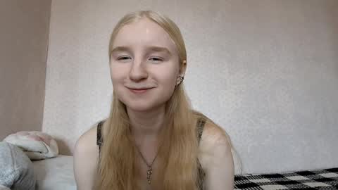Snapshot of glennabeem chatting on 04/03/26, 10:13 Laura online show from 04/03/26, 10:13