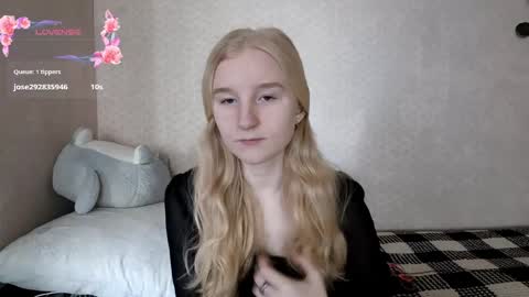 Snapshot of glennabeem chatting on 04/30/26, 07:36 Laura online show from 04/30/26, 07:36