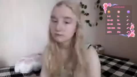 Snapshot of glennabeem chatting on 05/12/26, 07:49 Laura online show from 05/12/26, 07:49
