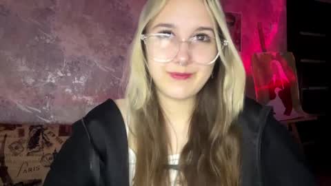 Kelly online show from 04/21/26, 01:28