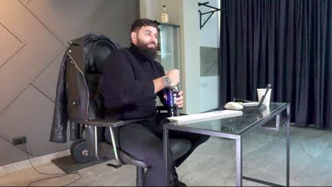 Matthew .. for short call me Matt online show from 01/02/25, 07:12