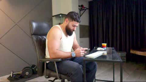 Matthew .. for short call me Matt online show from 01/19/25, 04:12