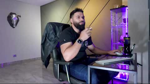 Matthew .. for short call me Matt online show from 03/09/25, 05:49