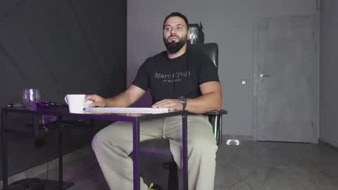 Matthew .. for short call me Matt online show from 10/18/25, 05:57