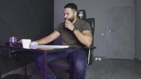 Matthew .. for short call me Matt online show from 10/21/25, 07:14