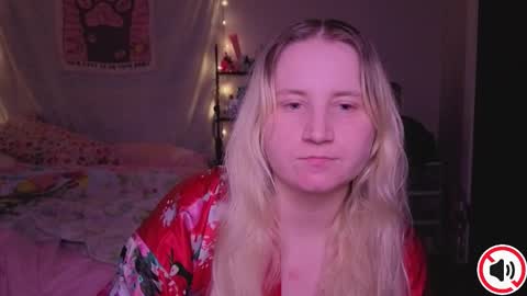 Glitch online show from 12/01/25, 12:21