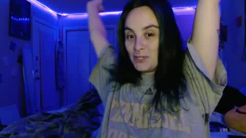 Snapshot of glitterspace chatting on 10/15/25, 08:03 anna online show from 10/15/25, 08:03