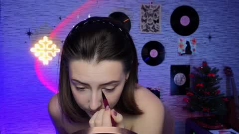 Snapshot of glo_lo chatting on 12/13/24, 06:21 Bye everybody Ill be online Monday December 2nd Saturday and Sunday off online show from 12/13/24, 06:21