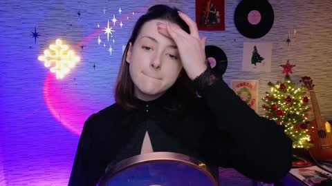 Snapshot of glo_lo chatting on 01/08/25, 03:17 Bye everybody Ill be online Monday December 2nd Saturday and Sunday off online show from 01/08/25, 03:17