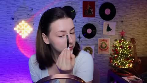 Snapshot of glo_lo chatting on 01/15/25, 07:15 Bye everybody Ill be online Monday December 2nd Saturday and Sunday off online show from 01/15/25, 07:15