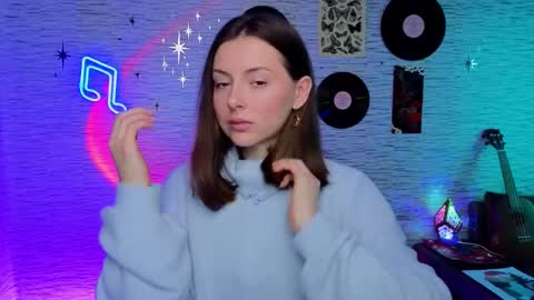 Snapshot of glo_lo chatting on 02/12/25, 09:42 Bye everybody Ill be online Monday December 2nd Saturday and Sunday off online show from 02/12/25, 09:42