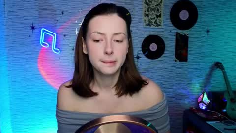 Snapshot of glo_lo chatting on 03/04/25, 06:26 Bye everybody Ill be online Monday December 2nd Saturday and Sunday off online show from 03/04/25, 06:26