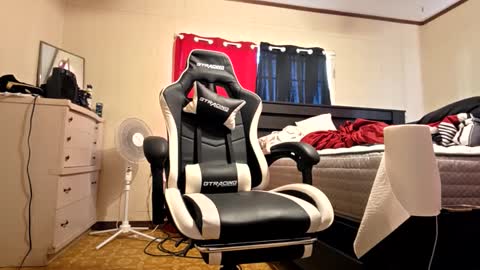 glomightyj online show from 03/22/26, 10:02