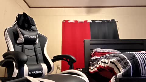 glomightyj online show from 04/04/26, 11:02