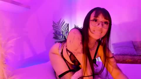 Mimi online show from 10/01/25, 07:20