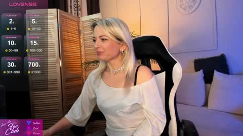 Gloria online show from 12/12/24, 02:44