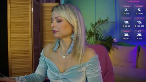 Gloria online show from 10/23/25, 10:47