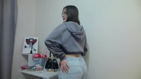 Snapshot of gloria_walker chatting on 02/06/26, 04:10 Gloria online show from 02/06/26, 04:10