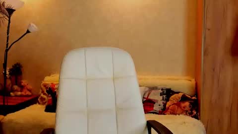 Gloria Wood online show from 03/01/25, 07:26