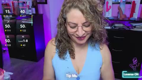 Snapshot of gloriacrespo chatting on 10/11/25, 01:27 gloriacrespo online show from 10/11/25, 01:27