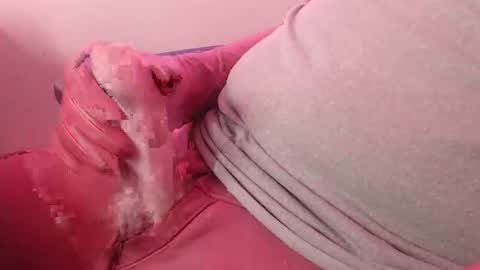 Glove Mad online show from 01/12/25, 10:22