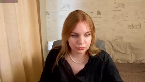 Snapshot of glow_margo chatting on 07/27/26, 03:02 Margo online show from 07/27/26, 03:02