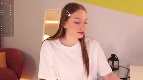 Eloise  online show from 11/04/25, 04:17