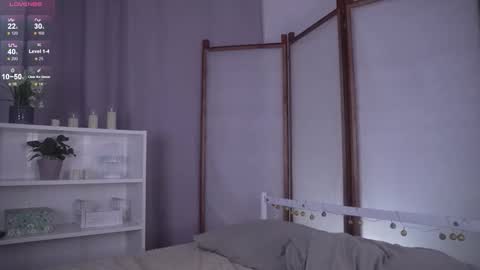 Eloise  online show from 11/30/25, 03:38