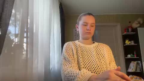 Snapshot of glynisbucknell chatting on 06/17/26, 08:28 Nikki online show from 06/17/26, 08:28