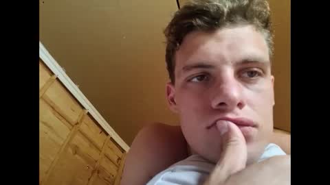 Snapshot of gman584114 chatting on 02/10/25, 12:39 gman584114 online show from 02/10/25, 12:39