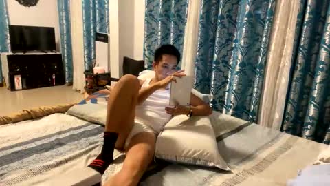 Snapshot of gmarkseymoure chatting on 11/03/25, 05:03 gmarkseymoure online show from 11/03/25, 05:03