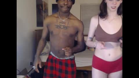 black  white online show from 03/12/26, 02:39