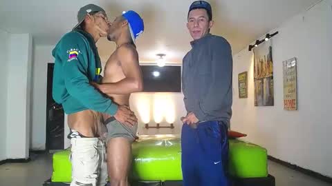 Snapshot of gnecos chatting on 02/24/26, 07:45 THOMAS AND DAMIAND online show from 02/24/26, 07:45