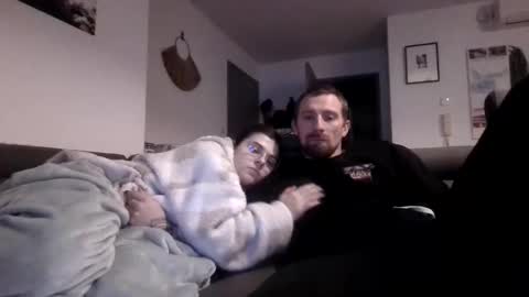 Snapshot of gnl_ chatting on 12/17/25, 08:15 gnl_ online show from 12/17/25, 08:15